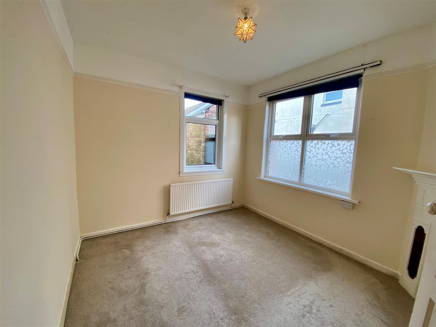 Park Avenue, Porthcawl, Bridgend County Borough CF36 3EP                         gh, CF